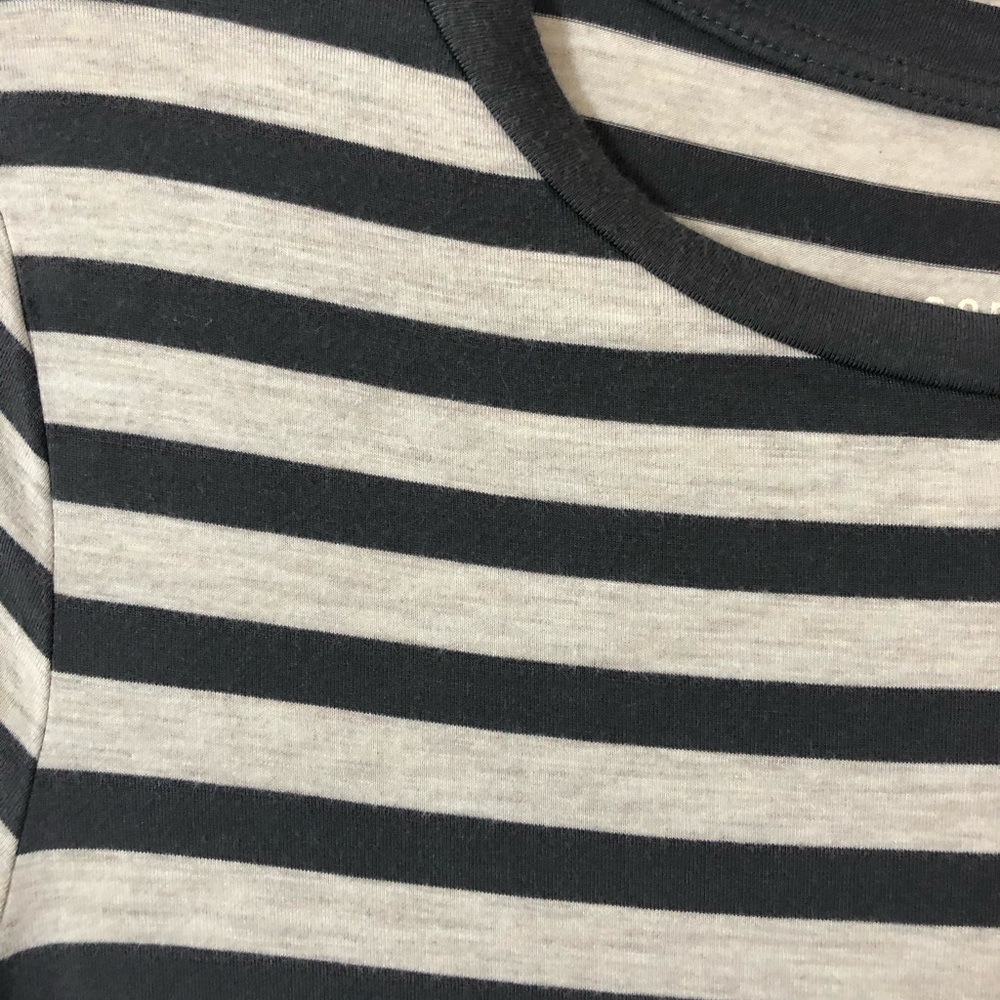 american eagle grey and cream striped tee - Picture 2 of 3